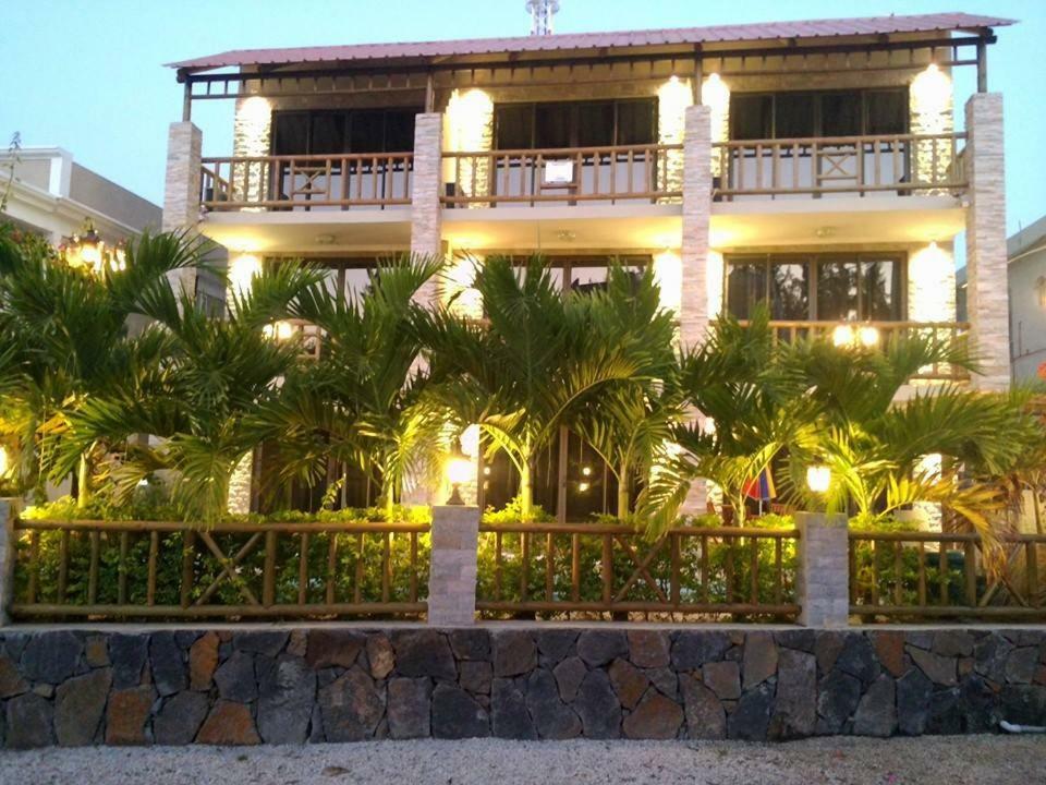 Le Mirage Apartment Flic en Flac Exterior photo